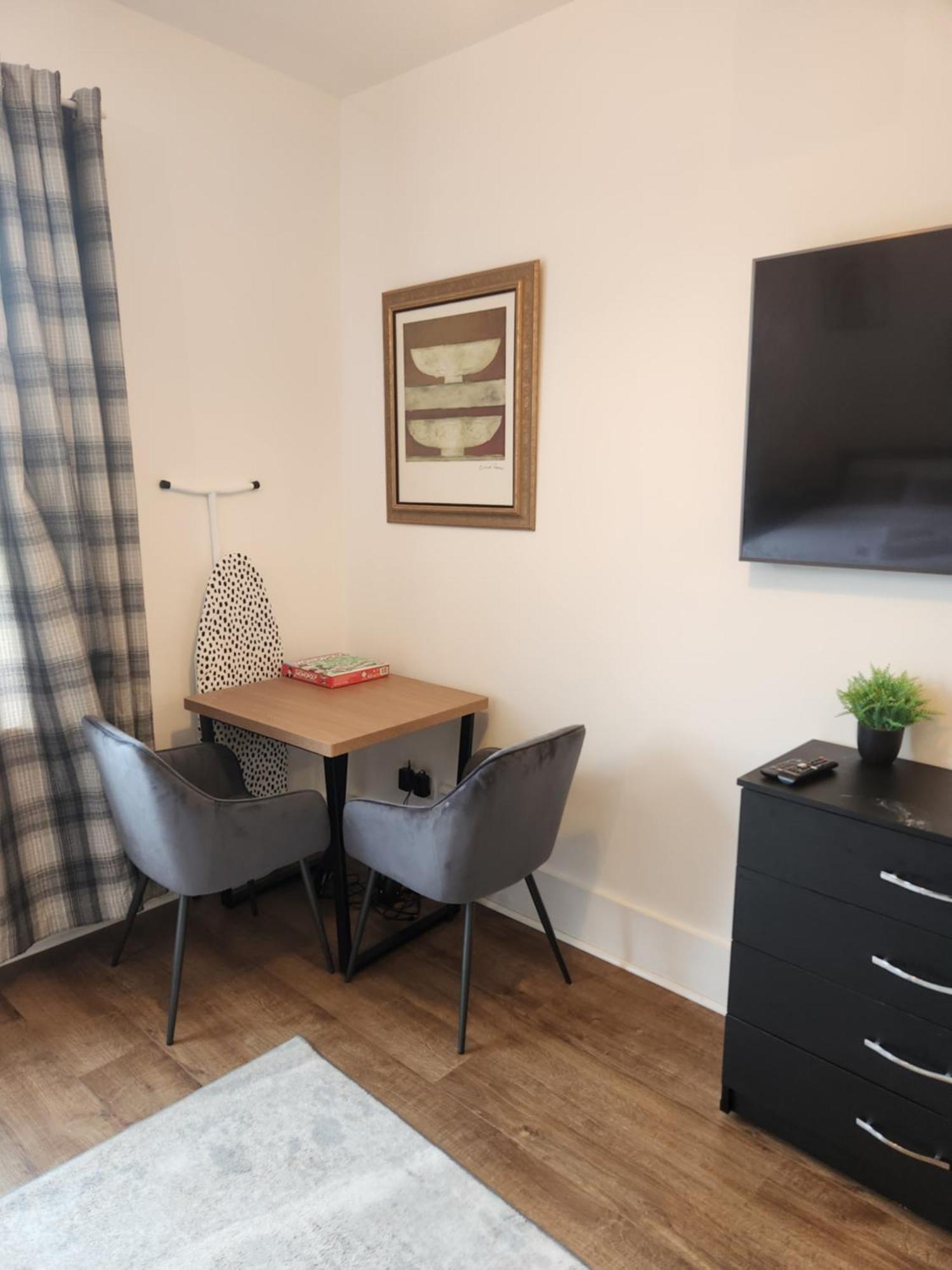 Immaculate 1-Bedroom In Greenhithe Eksteriør bilde